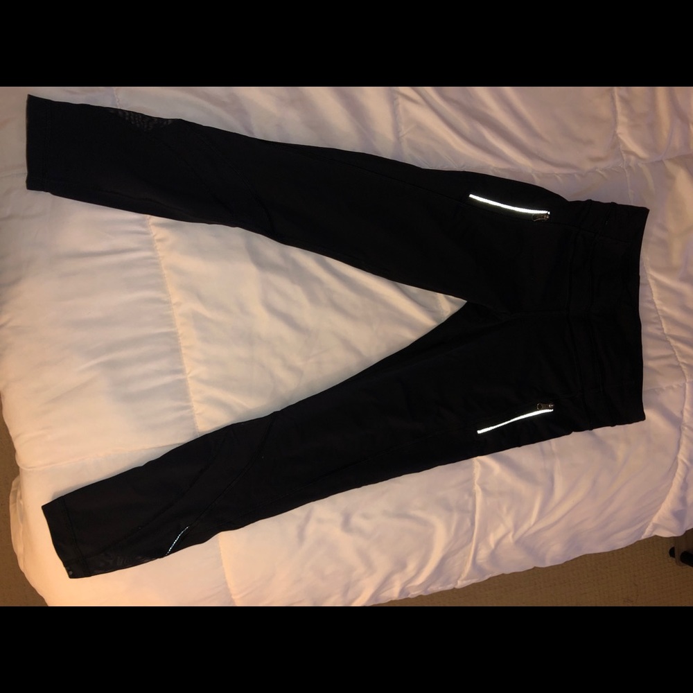 black lululemon leggings